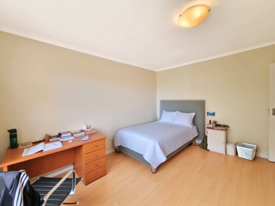 5 Bedroom Property for Sale in Chanteclair Western Cape